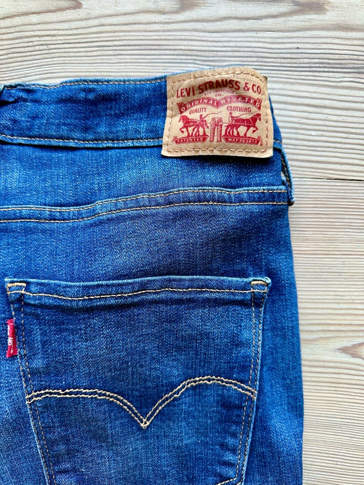 Jeans Levis str 32