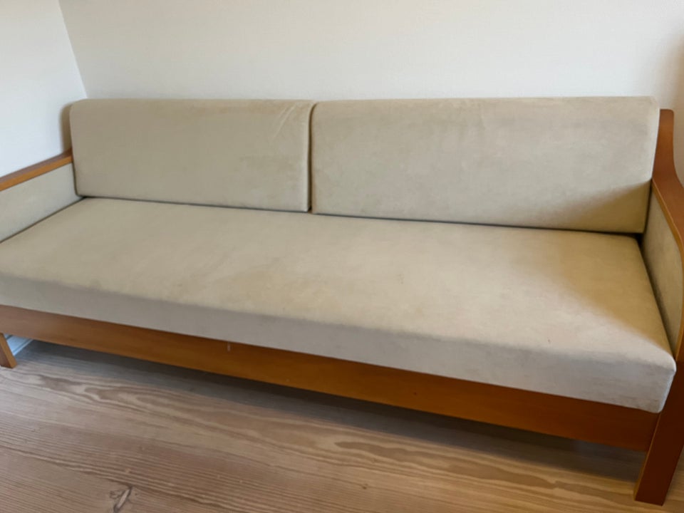 Sovesofa, b: 135 l: 200 h: 45