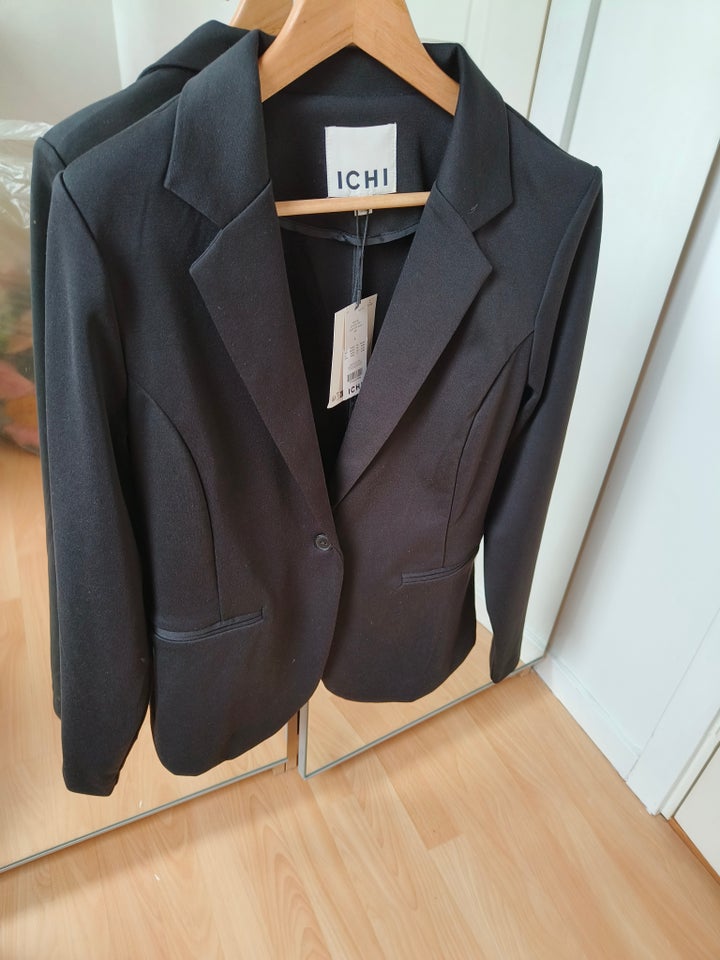 Blazer, str. 40, ICHI