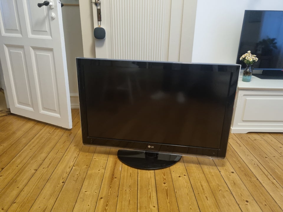 LG, 42"