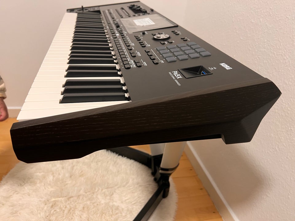 Keyboard, Korg Korg pa5x