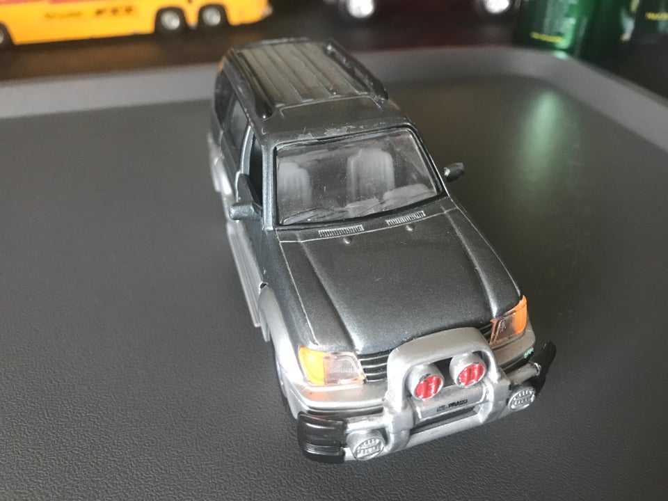 Modelbil Toyota, skala 1:35