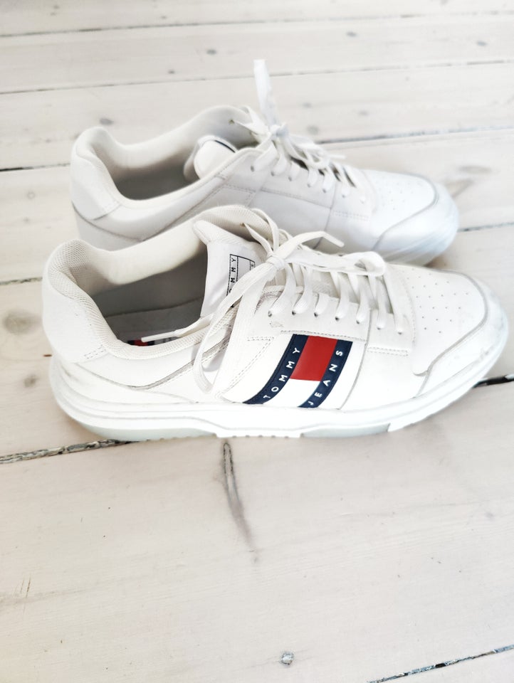 Sneakers Tommy Hilfiger str 44