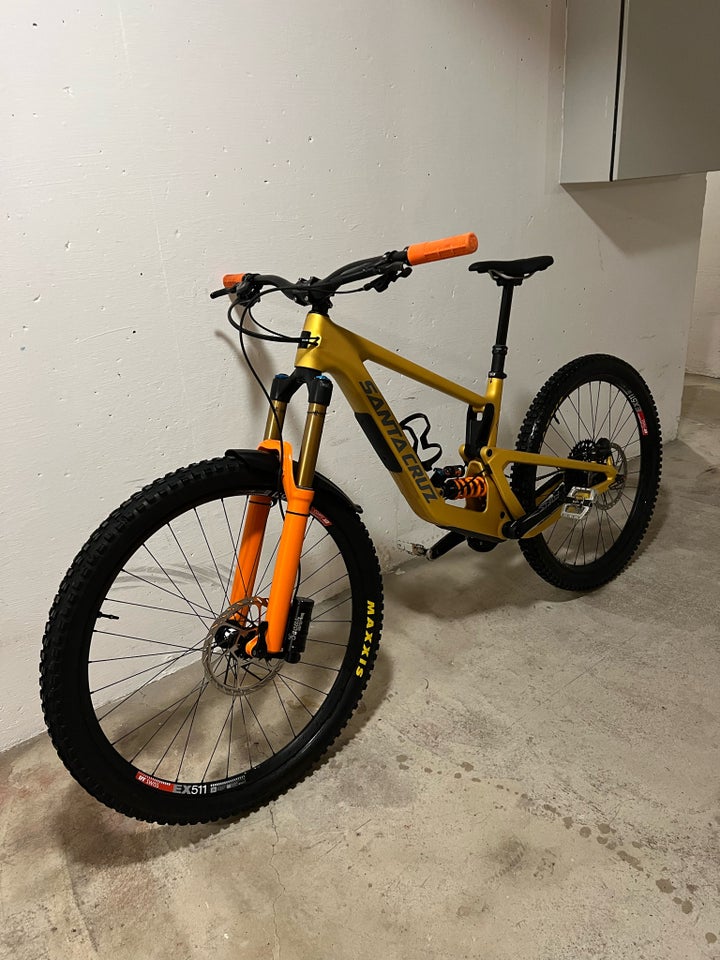 Santa Cruz Bronson V4, full