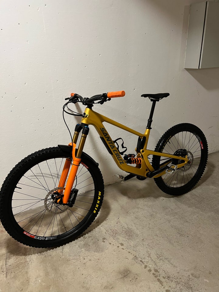 Santa Cruz Bronson V4, full