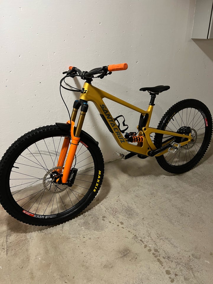 Santa Cruz Bronson V4, full