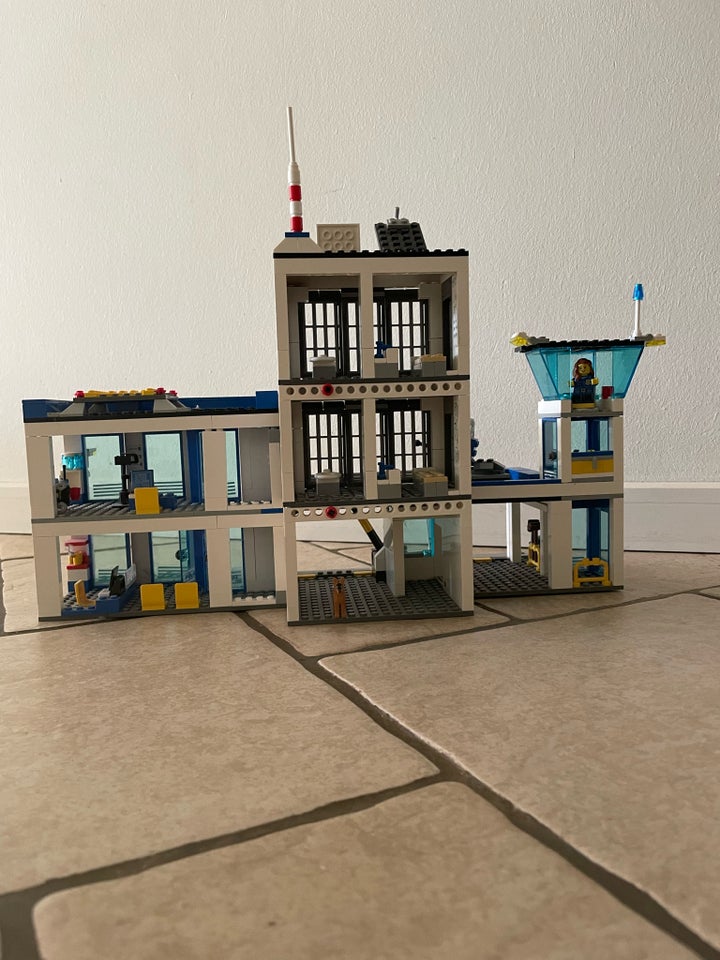 Lego City 60047 Politistation