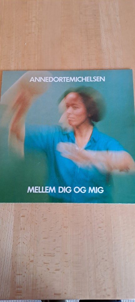 LP, Anne Dorte Michelsen, Mellem