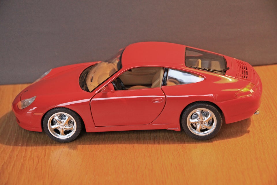 Modelbil, BURAGO 1:18 PORSCHE 911