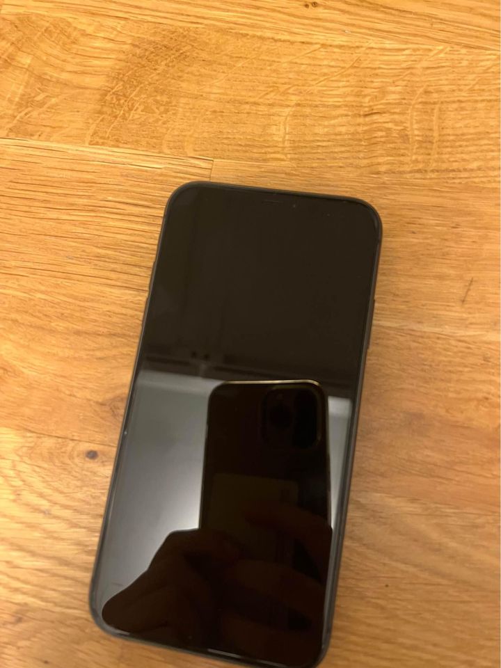 iPhone 11, 128 GB, sort