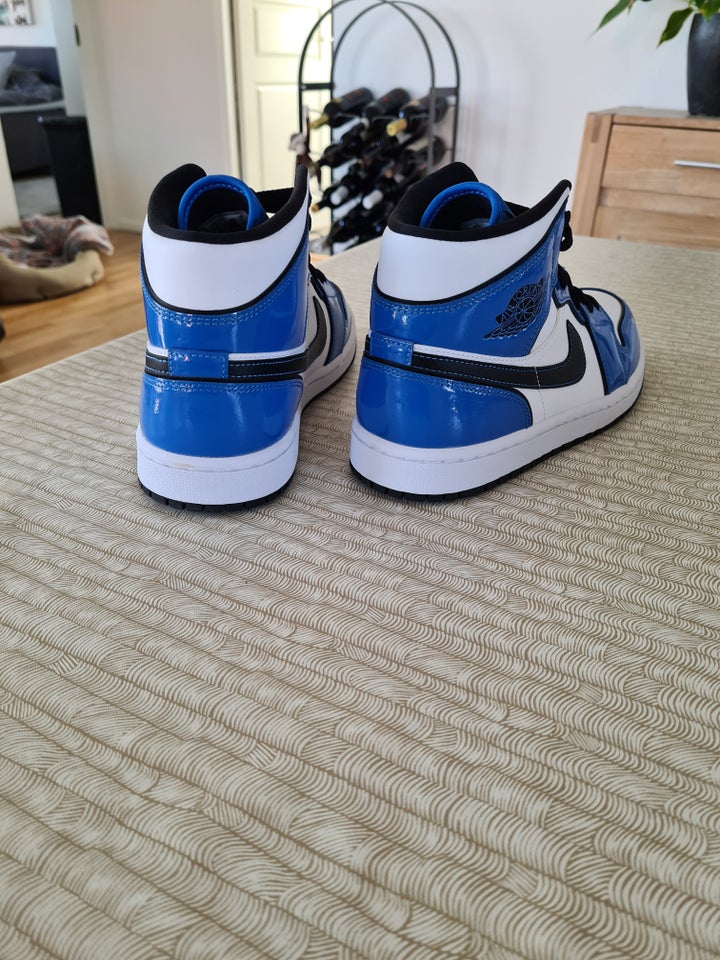 Sneakers, Jordan 1, str. 42