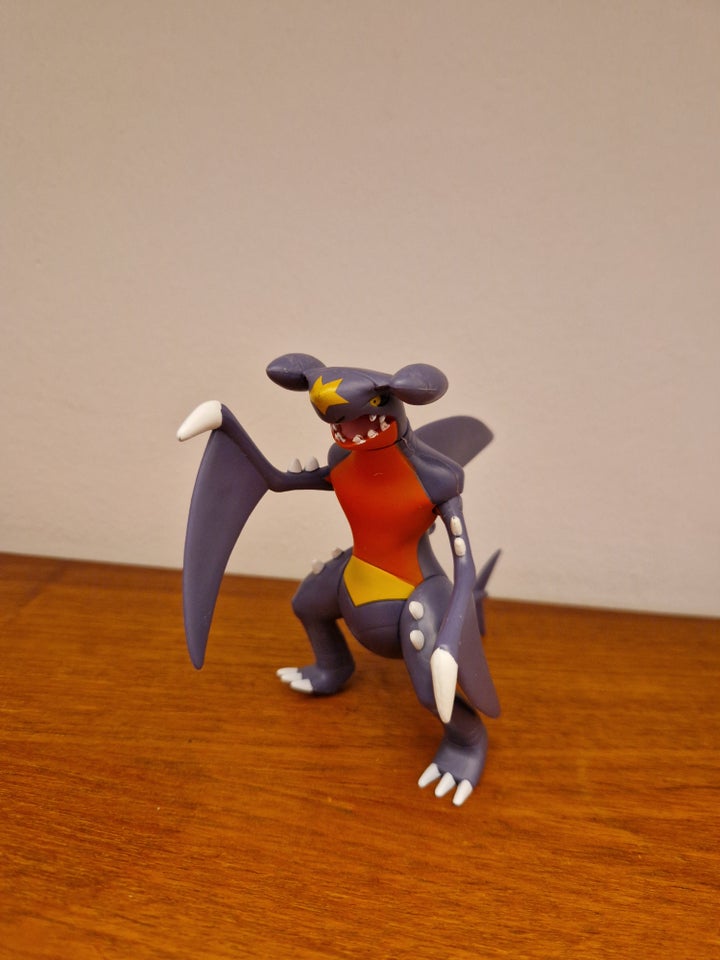 Figurer, Garchomp, Pokemon