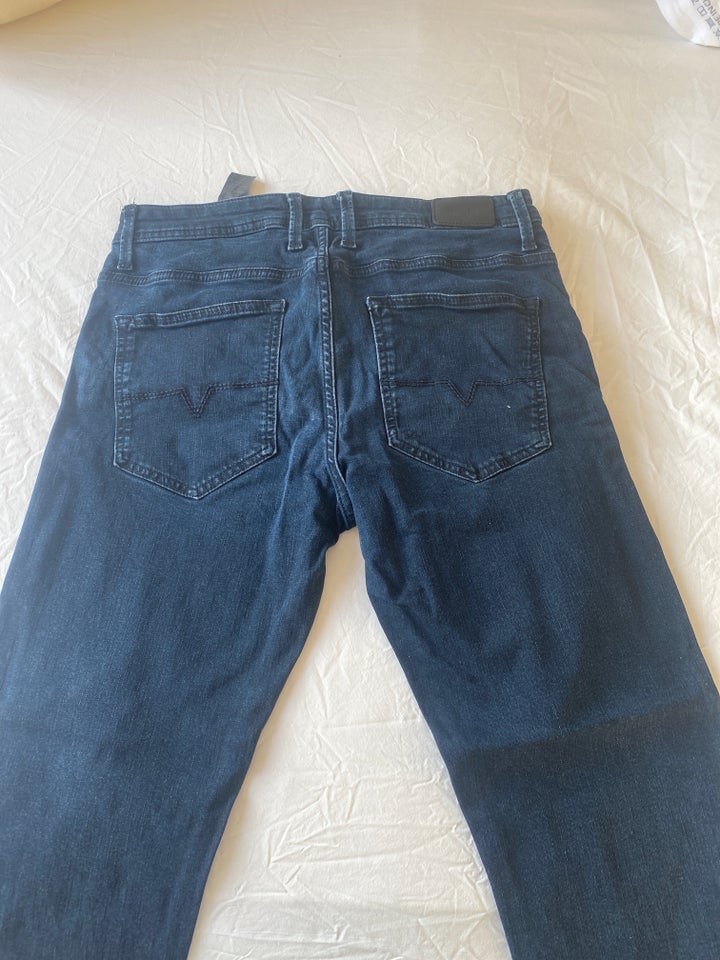 Jeans, Bison , str. 33