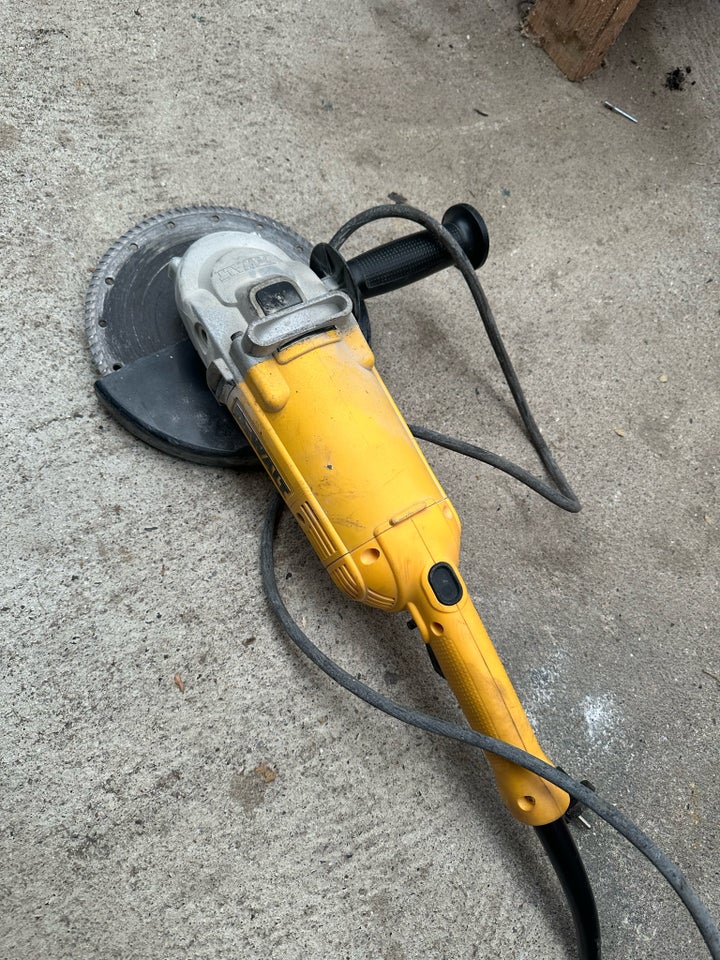 Vinkelsliber, DeWalt