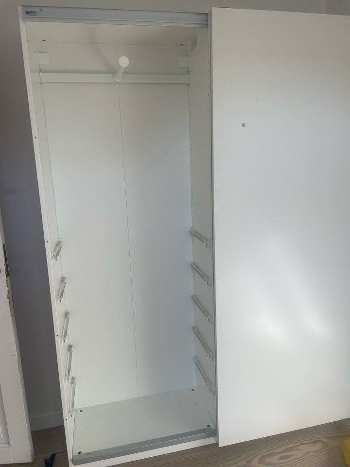 Garderobeskab Ikea b: 150 d: 35 h: