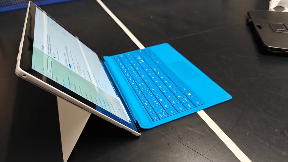 Microsoft Surface 5 16 GB ram 256