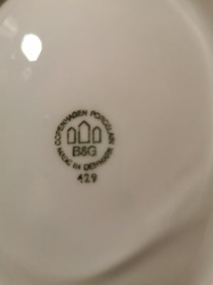 Porcelæn Kagefad på fod skål oval