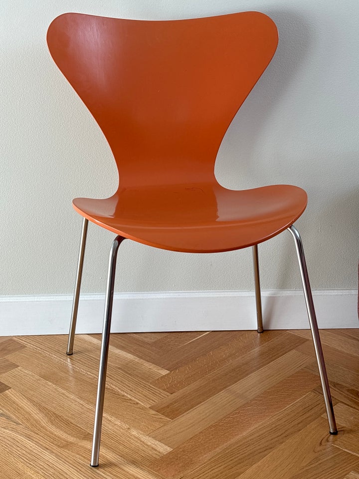 Arne Jacobsen, Syver stol, Stol