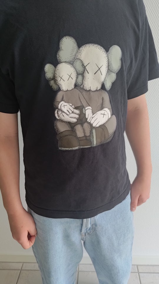 T-shirt Tshirt KAWS-X Uniqlo