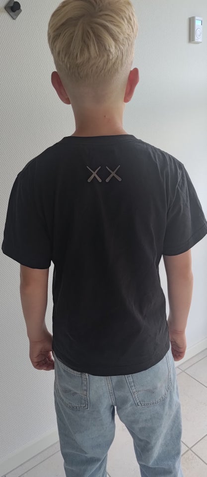 T-shirt Tshirt KAWS-X Uniqlo