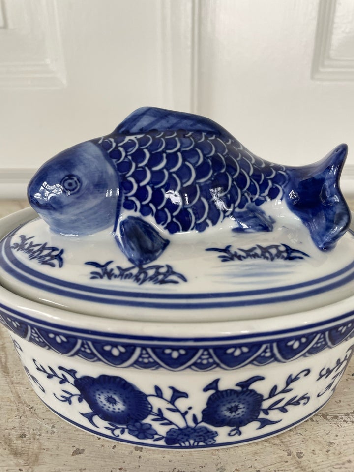 Porcelæn, Lågkrukke med fisk