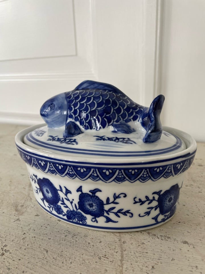 Porcelæn, Lågkrukke med fisk