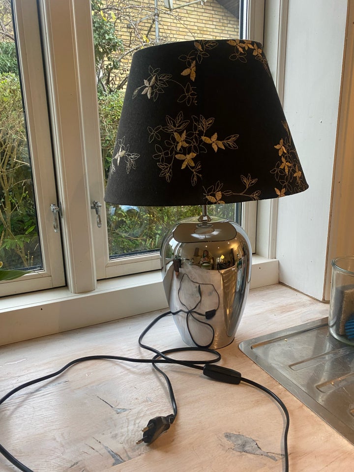 Anden bordlampe, Ukendt