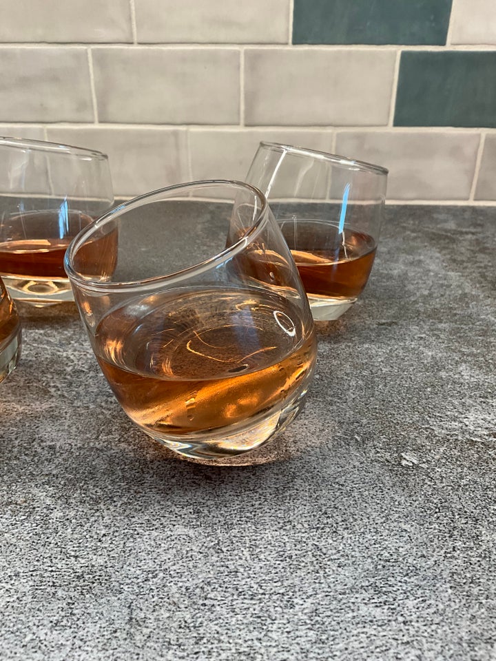 Glas, “Vippende Whisky-glas”,