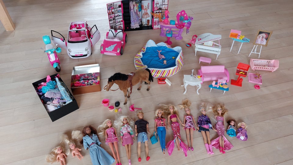 Barbie, Barbiedukker med tilbehør