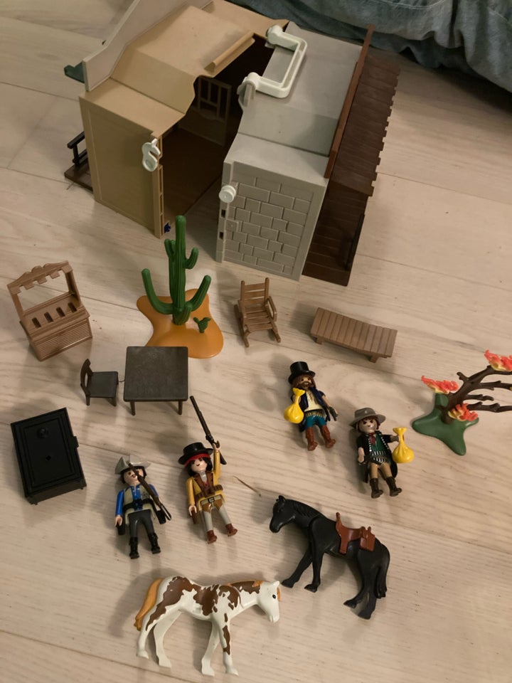 Playmobil, western city ,