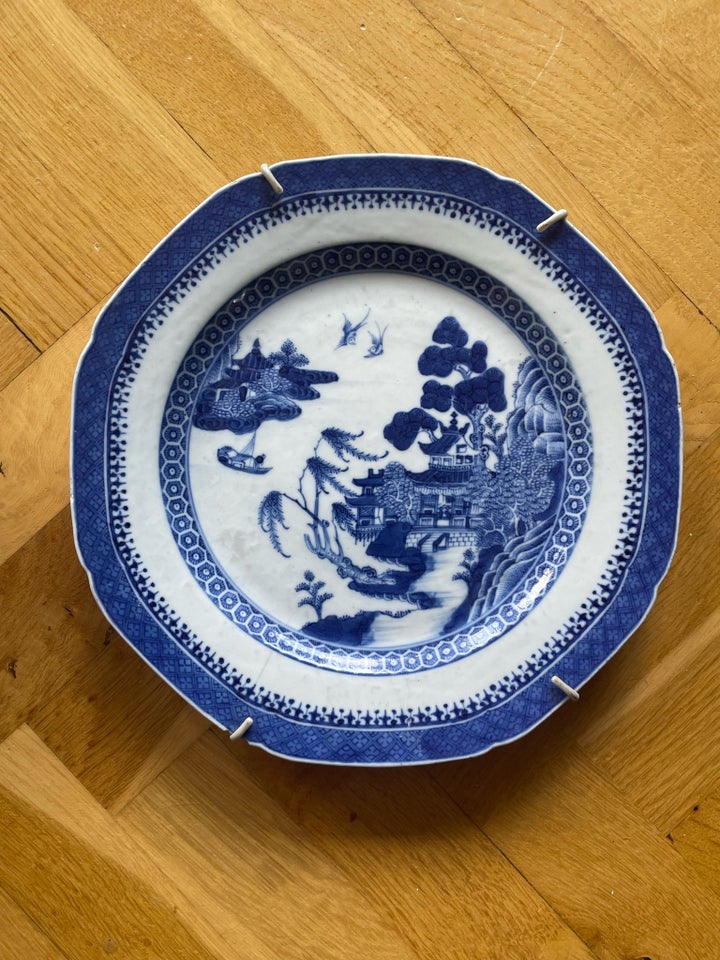 Qianlong tallerkener, Porcelæn,