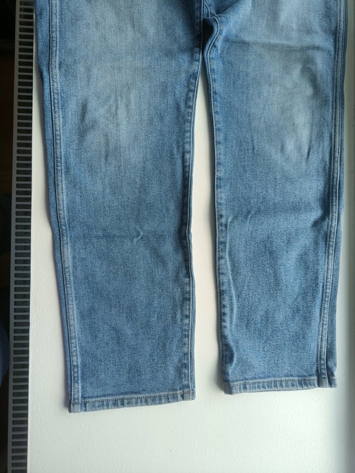 Jeans, Wrangler, str. 32