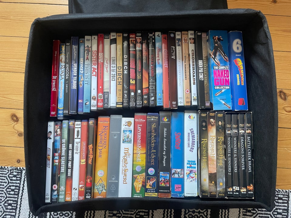 Samling af dvd’er og få vhs’er  DVD