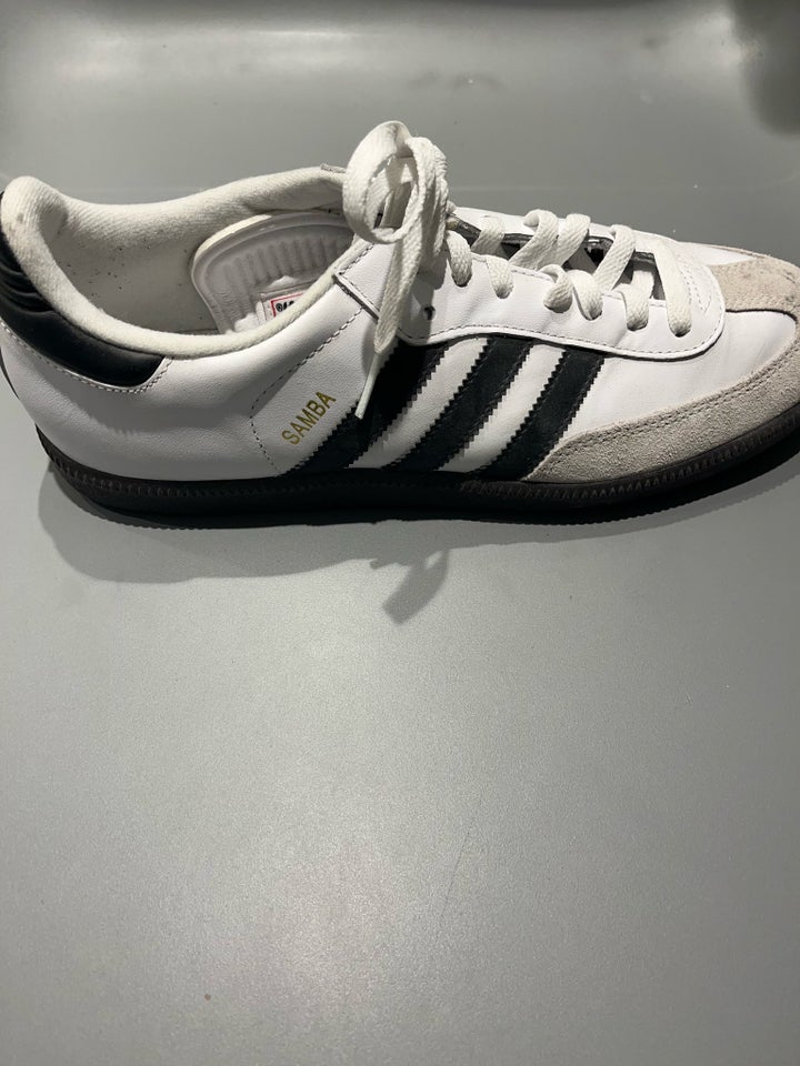 Kondisko, str. 44, Adidas