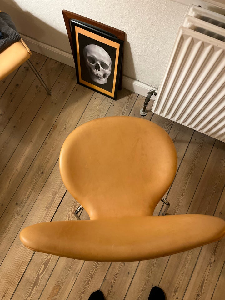 Arne Jacobsen, 3107, Stol