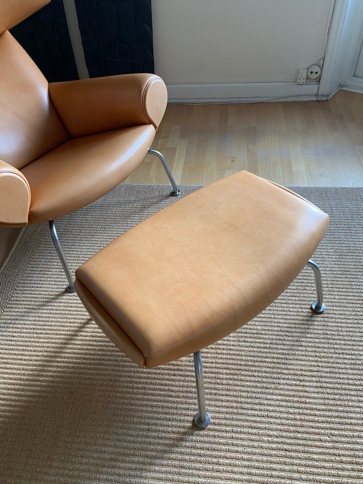 Hans J. Wegner, EJ100, Lænestol