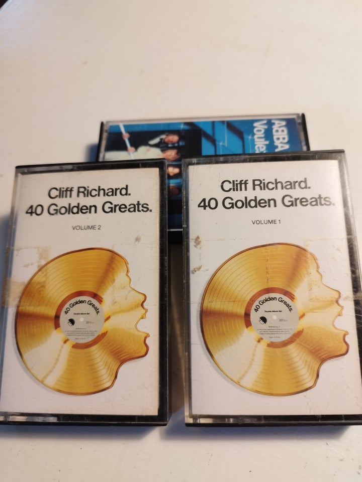 Bånd, Cliff Richard, 40 Golden