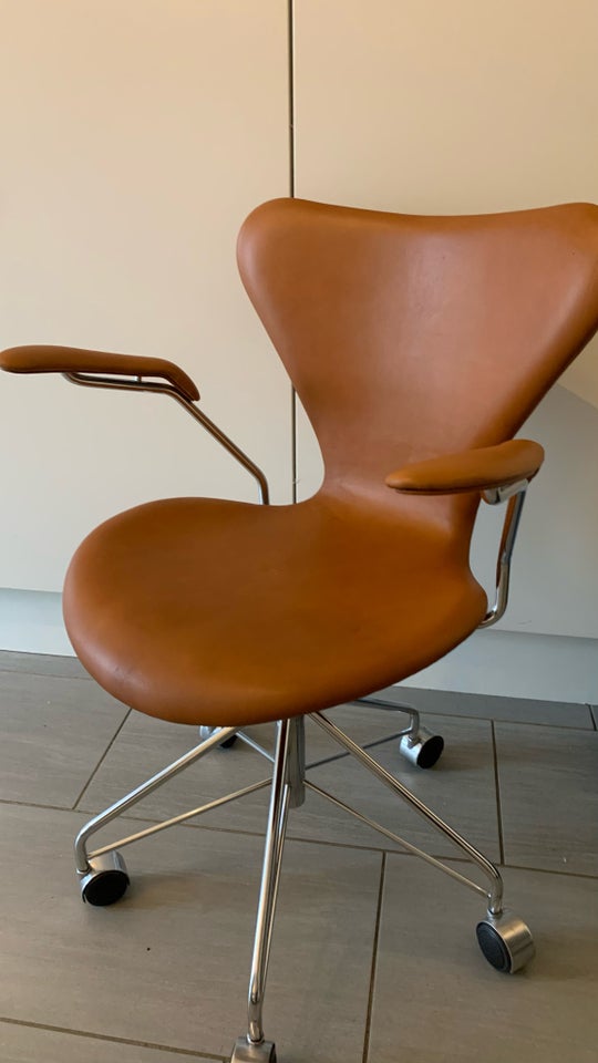 Arne Jacobsen 3217 kontorstol 