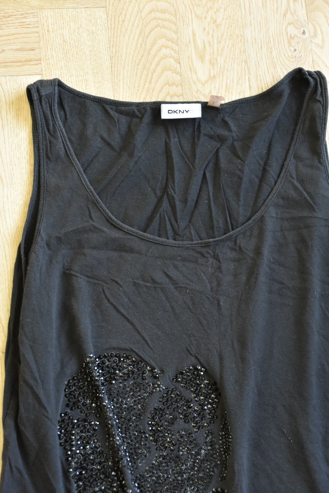 Top, DKNY, str. 40