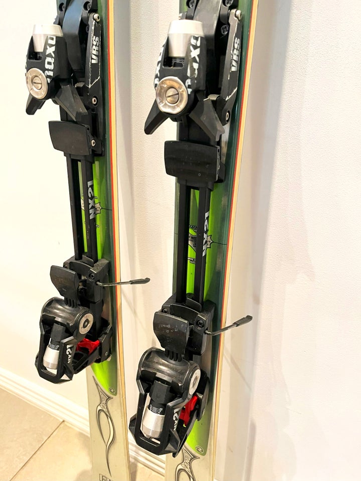 Alpinski, Rossignol Bandit B3,