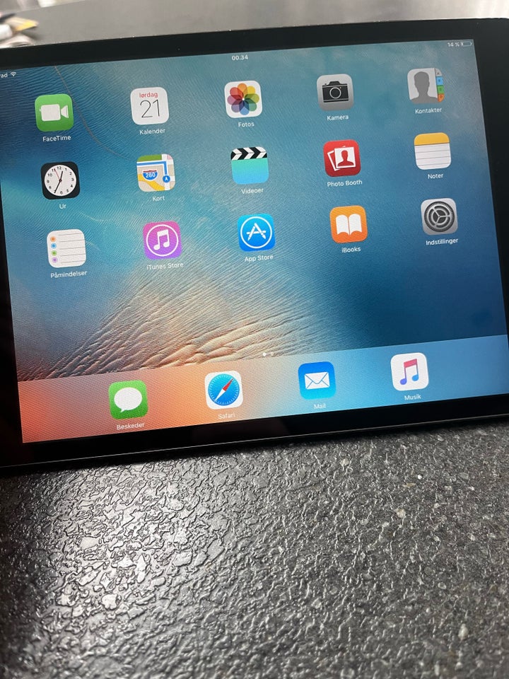 iPad mini 16 GB sort