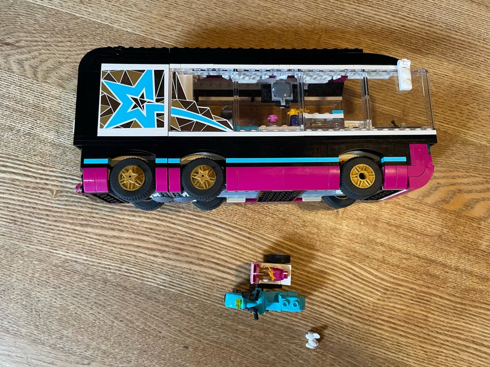 Lego Friends, Popstjerne turnébus