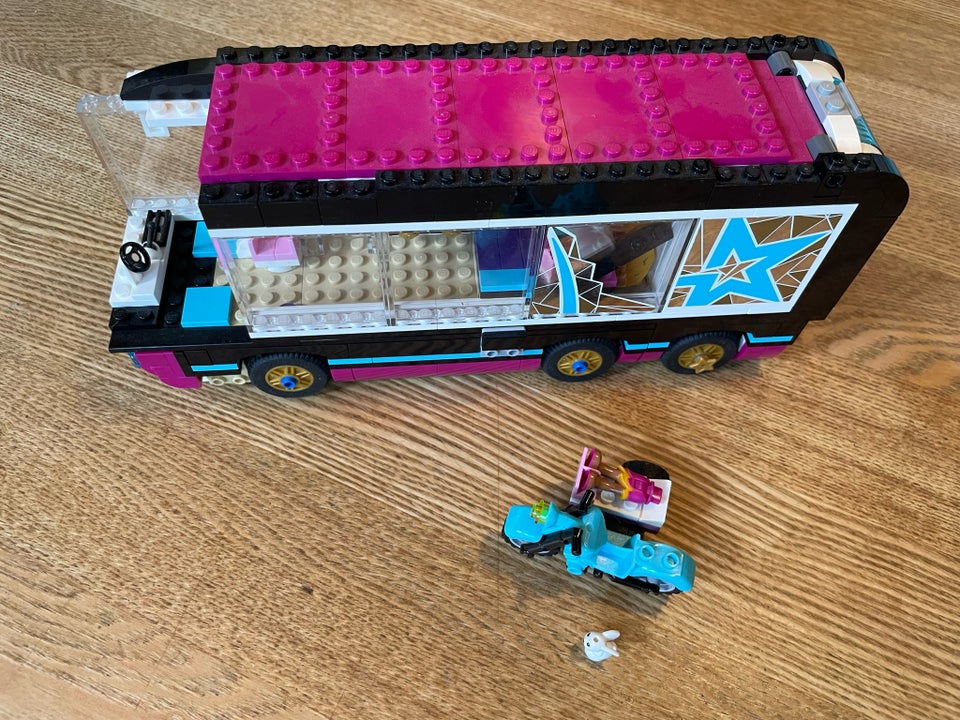 Lego Friends, Popstjerne turnébus