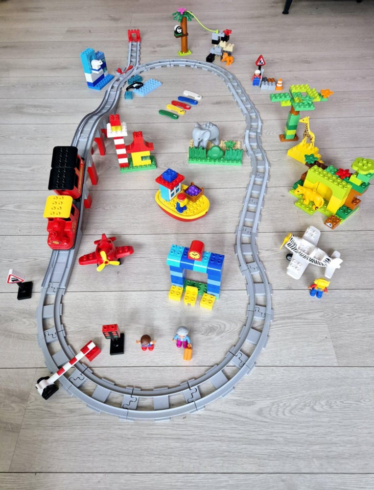 Lego Duplo, Verden rundt med app tog