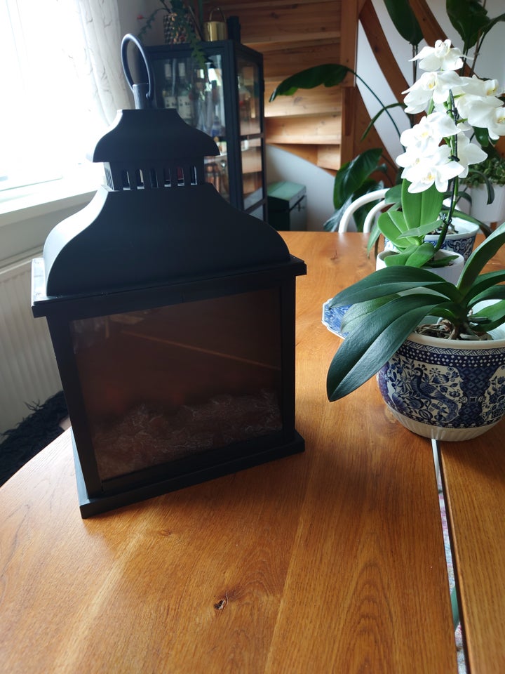 Decorative lantern / fireplace