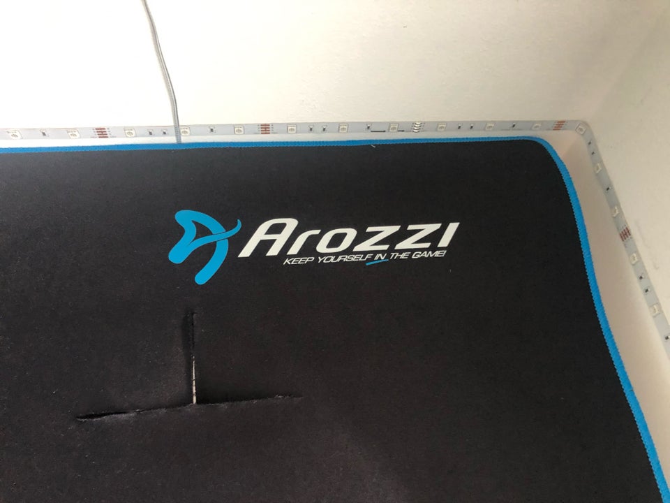 Skrive-/computerbord Arozzi b: