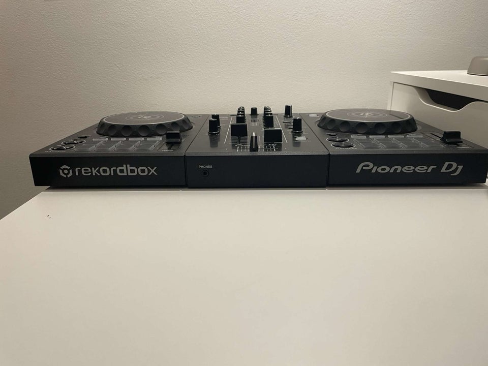 Pioneer ddj 400, Pioneer DDJ-400