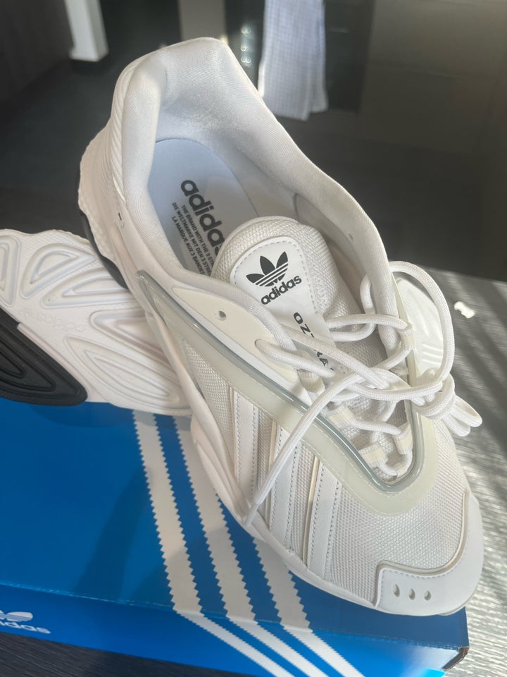 Sneakers, Adidas, str. 45