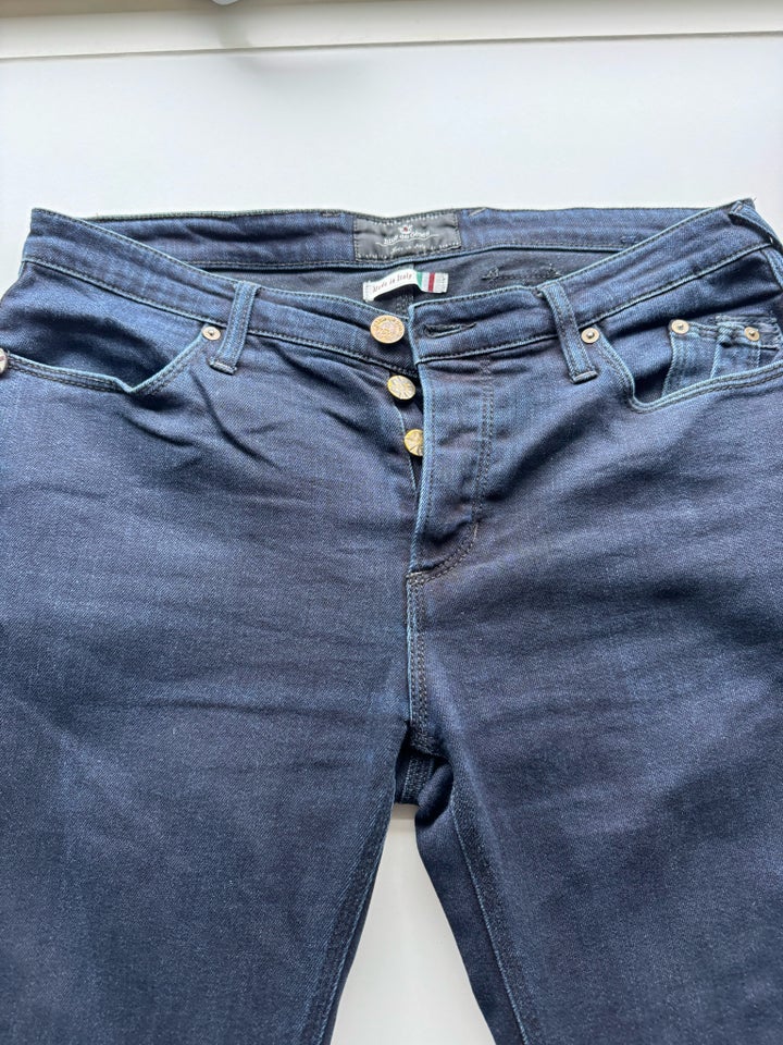 Jeans, Blue de Genes, str. 33