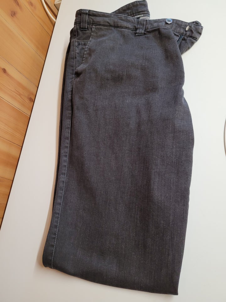 Jeans, Canda, str. 39